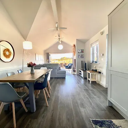 Seahorse At The Bay Filey, Sleeps Up To 6, And 2 Dogs For Free! *