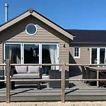 Seahorse At The Bay Filey, Sleeps Up To 6, And 2 Dogs For Free! Holiday home Filey